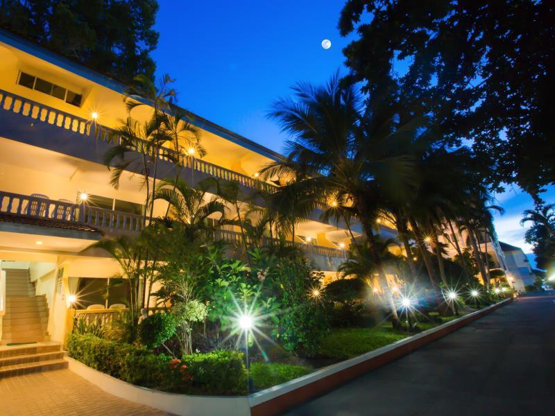 Twin Palms Pattaya, Sha Certified Hotel