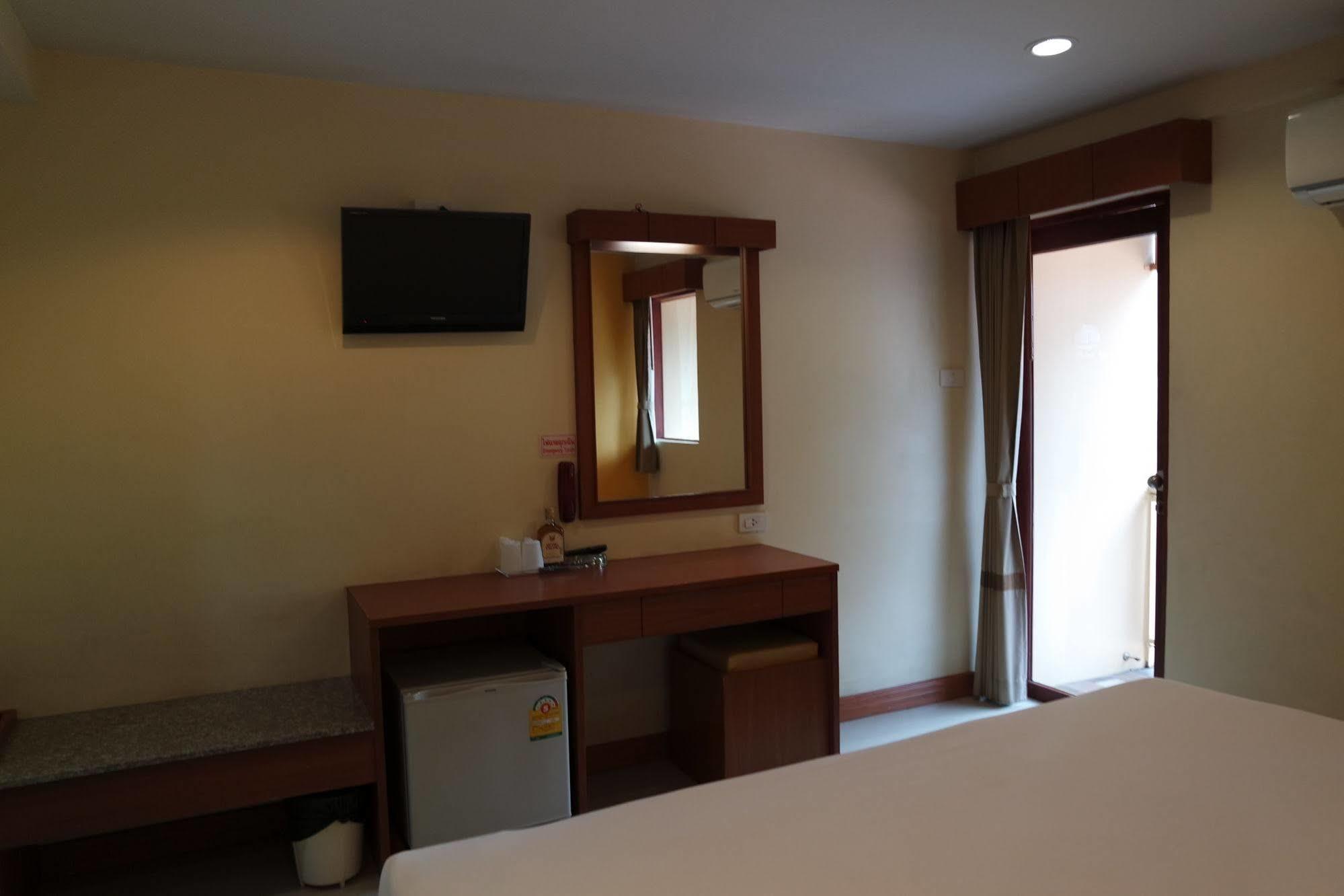 Twin Palms Pattaya, Sha Certified Hotel
