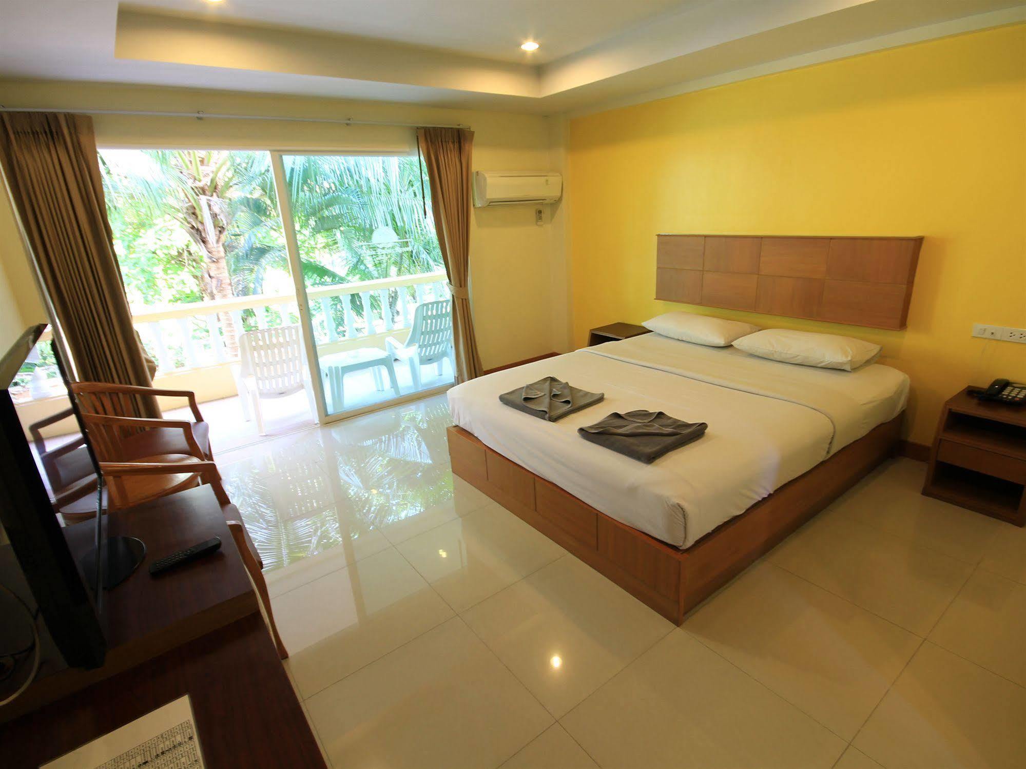 Twin Palms Pattaya, Sha Certified Hotel 3*