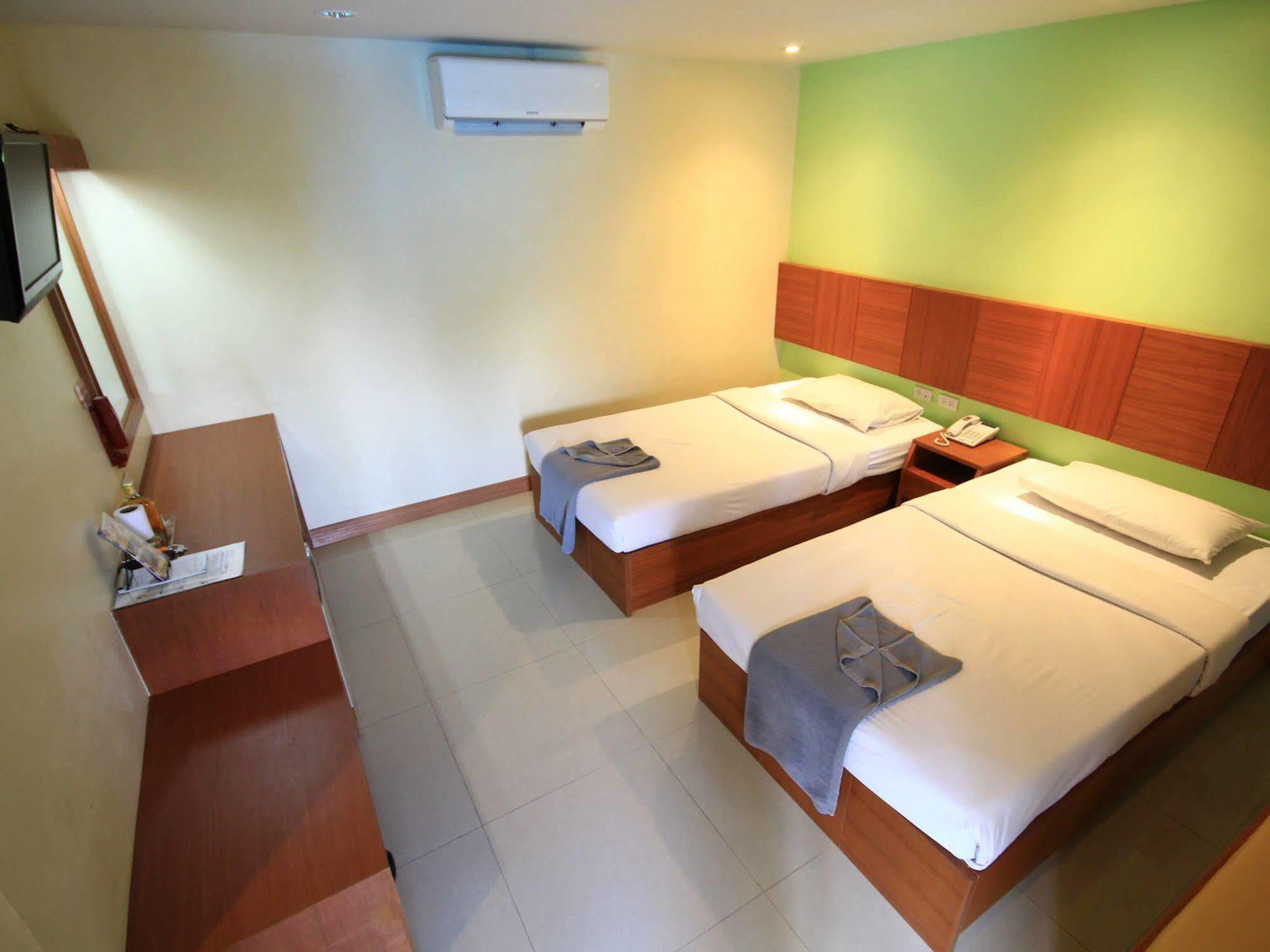 Hotel Twin Palms Pattaya, Sha Certified Pattaya