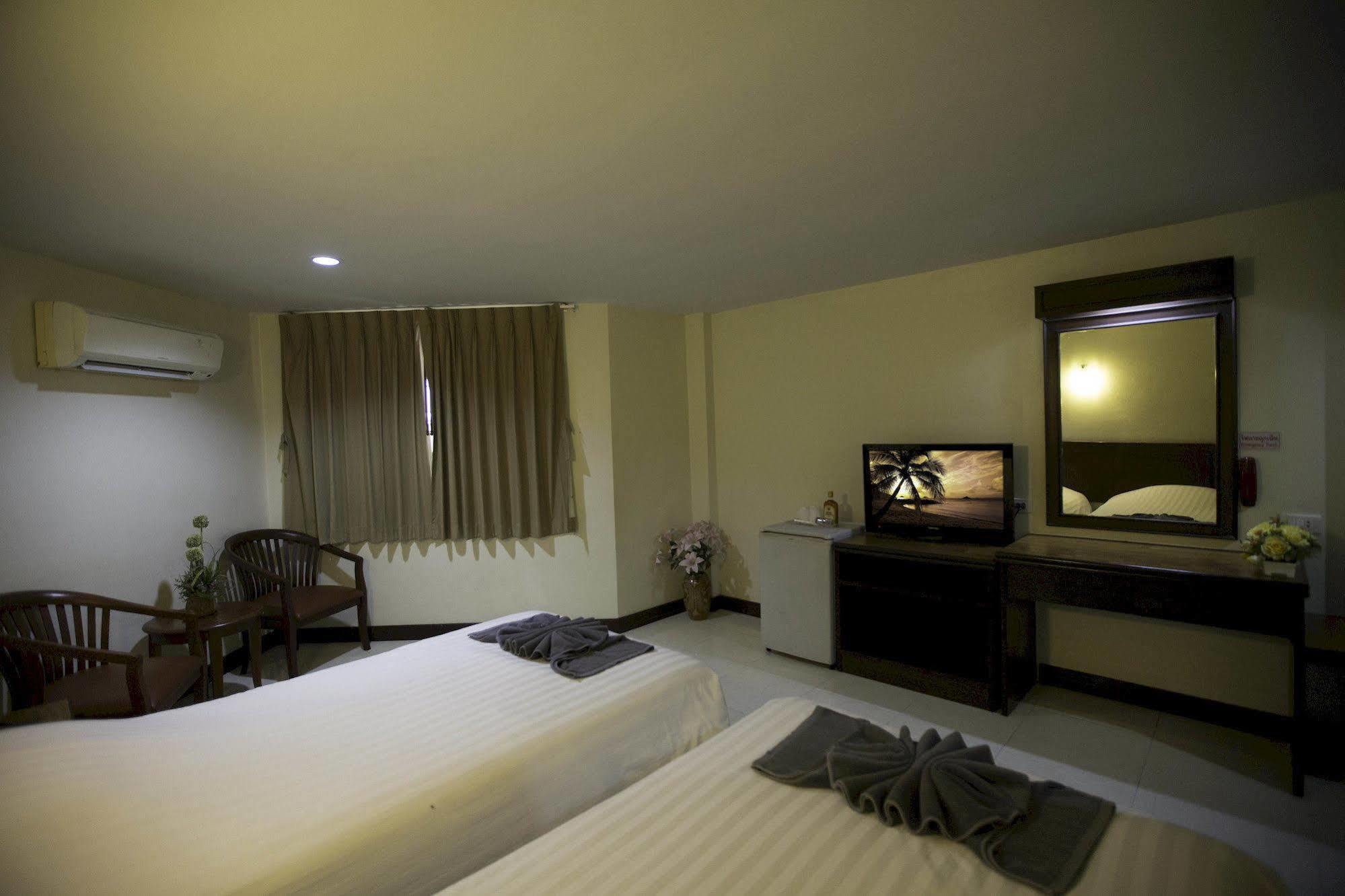 Hotel Twin Palms Pattaya, Sha Certified Pattaya